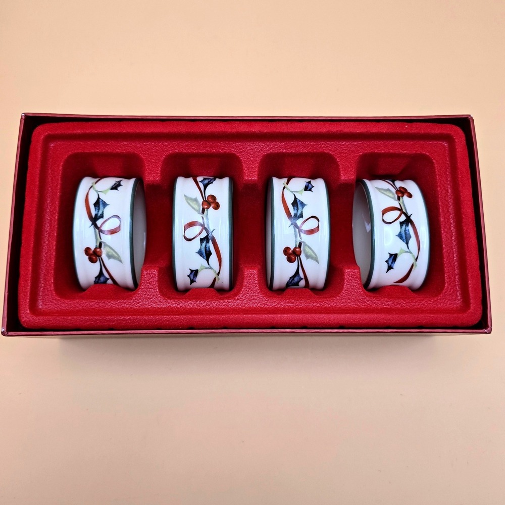 Lenox Winter Greetings Everyday Napkin‎ Rings Set of 4 Holly Berries Ivory China - Picture 3 of 14